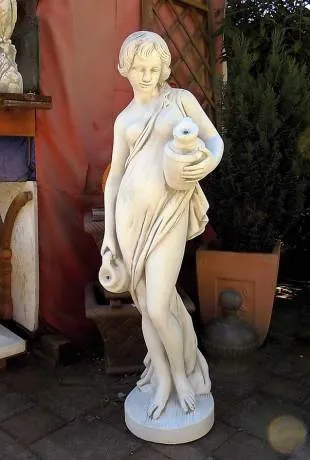 Gartenfigur Frau mit 2 Wasserkrügen in der Hand