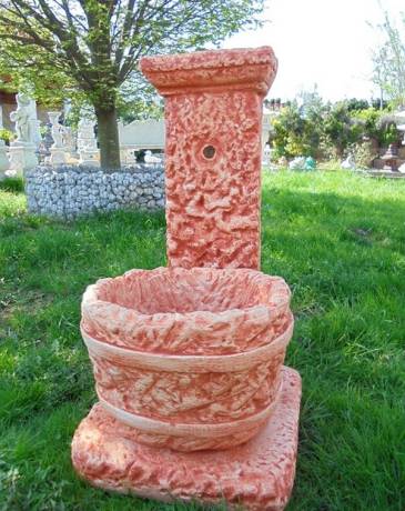 Wandbrunnen in terracotta