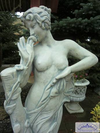 Statue Blumenmädchen Frau