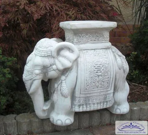 Steinelefanten Gartenfigur mit Sattel für Blumentopf