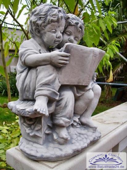 Gartendeko Steinfigur Mädchen und Junge als Märchenbuch Leser 51cm 37kg