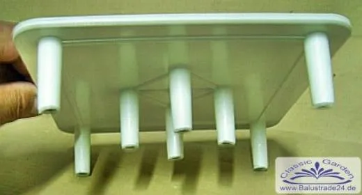 Abschlußplatte für balustradenformen aus kunststoff