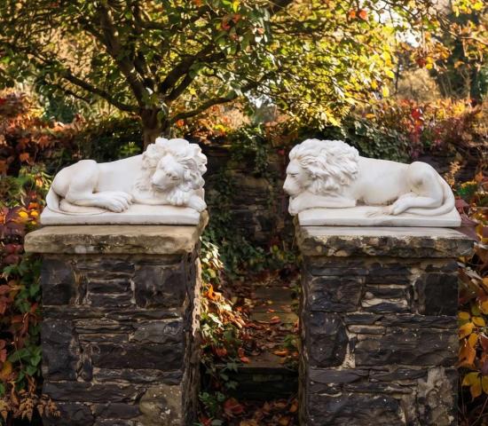 Löwen Gartenfiguren Löwenpaar liegende Torlöwen Steinfiguren Löwen Figuren