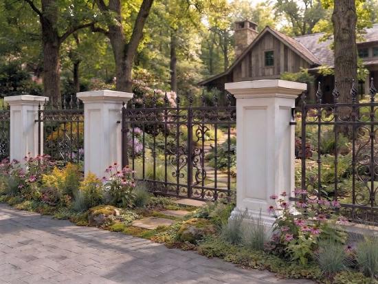 Pfeiler Zaunpfeiler Galeriesockel Postament Gartenfigur Pflanzgefäß Betonpfeiler 104cm