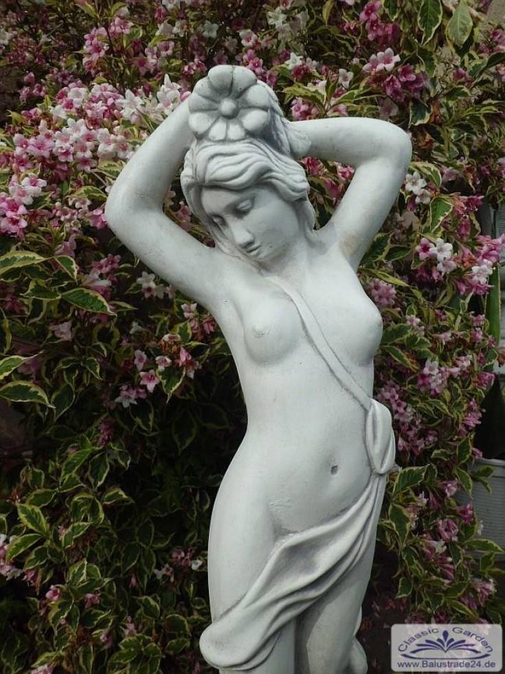 Gartenfigur erotische Jungfrau