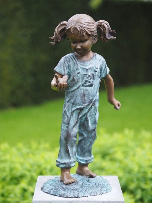 Bronze Figur Mädchen mit Vogel