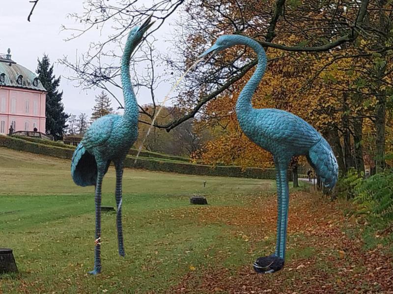 Bronze Wasserspeier Kraniche – elegante Gartendeko Vogelfiguren