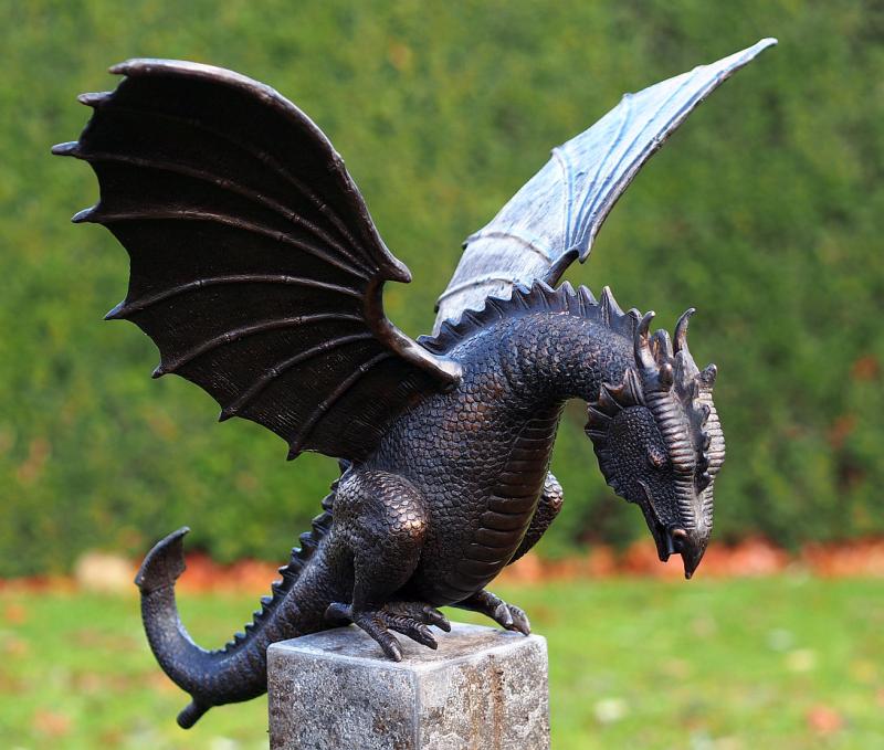 Bronzeskulptur Drache Fabelwesen – edle Gartendekoration & Drachenskulptur 60cm
