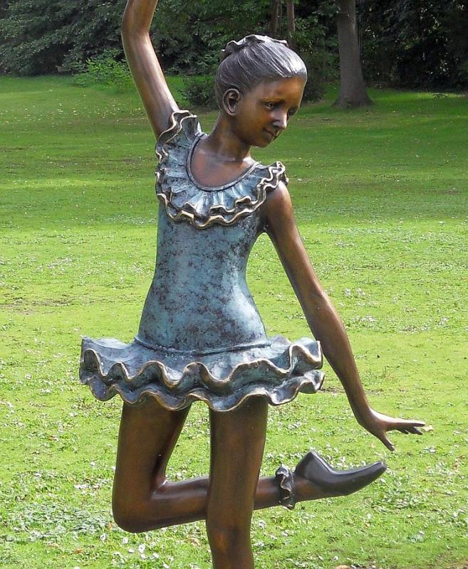 Bronze Ballerina Garten Skulptur