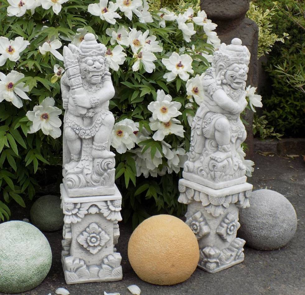 Maya Krieger Steinfiguren