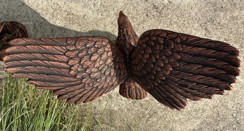Massive Adler Steinfigur in Kupferoptik Seeadler Steinadler für Garten und Terrasse
