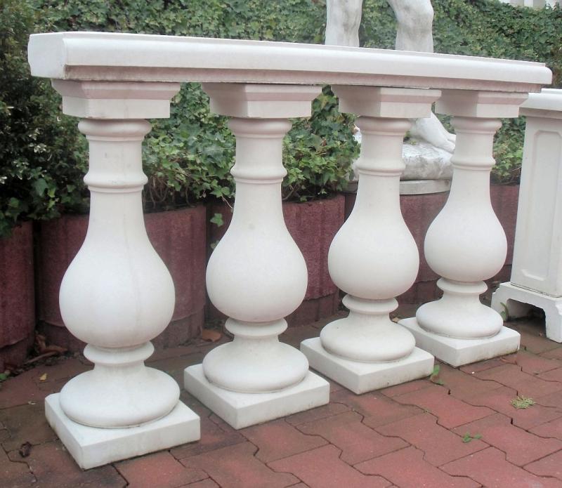 Balustrade Weißbeton 73cm hoch 125cm lang mit 5 Baluster Säulen dicker Peter keine Pfeiler KP01012