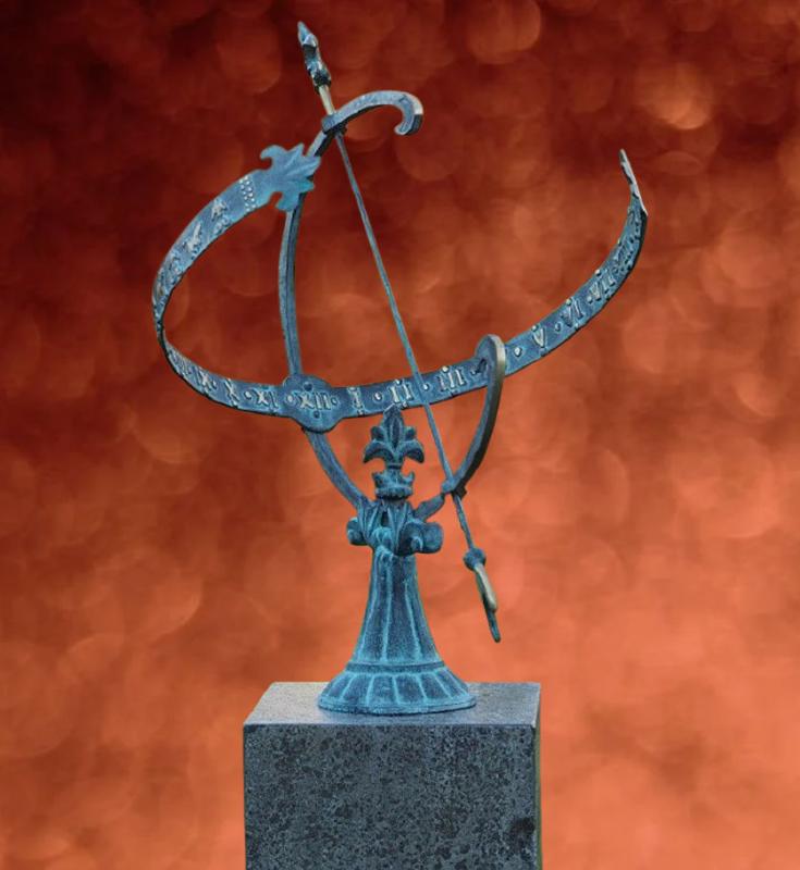 Historische Bronze Sonnenuhr mit Sternbildern