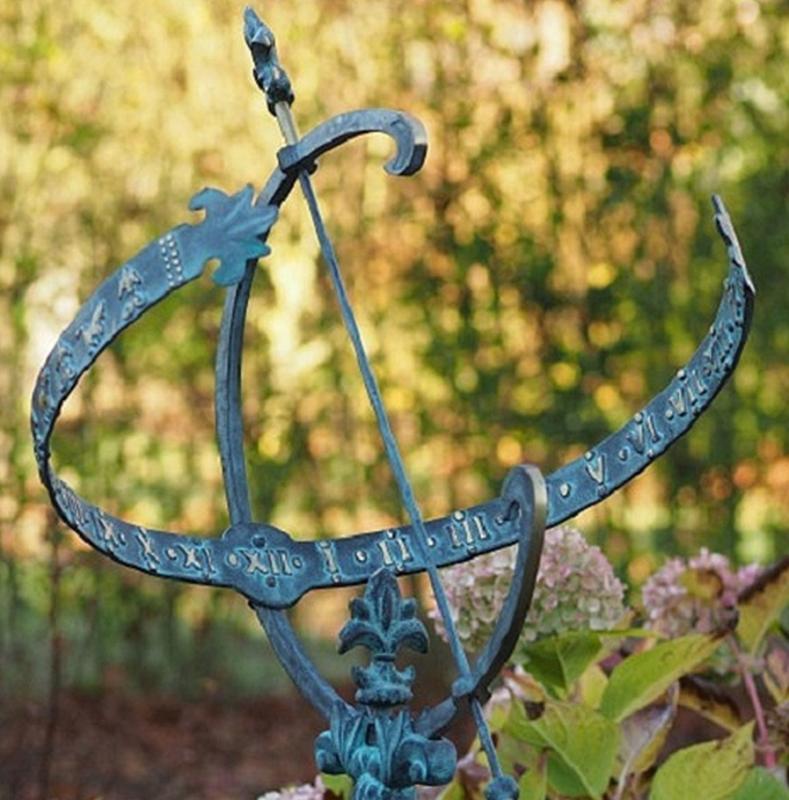 Bronze Sonnenuhr mit Sternzeichen blau patiniert 60cm