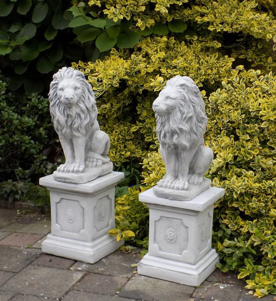 Gartenfiguren Löwen mit Sockel