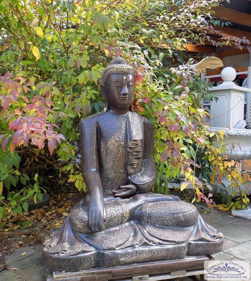 betender Buddha als Gartendeko Figur