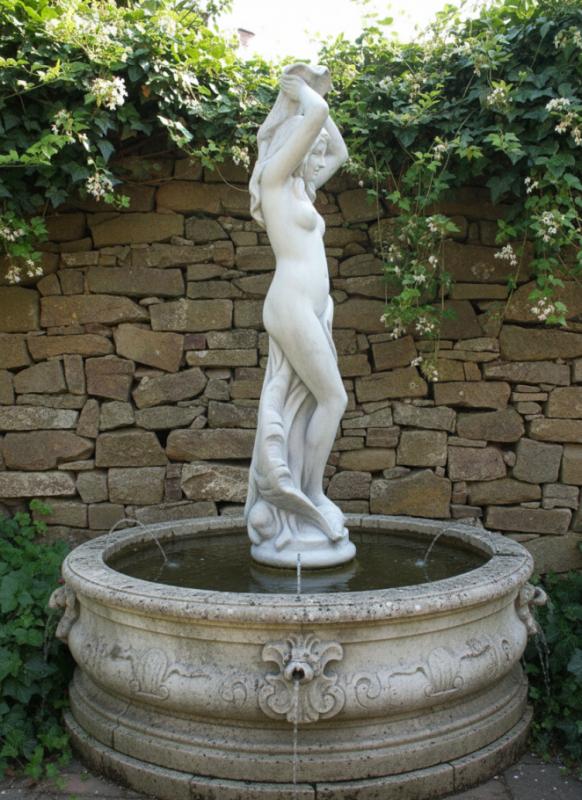 Skulptur Brunnenfigur Anteia