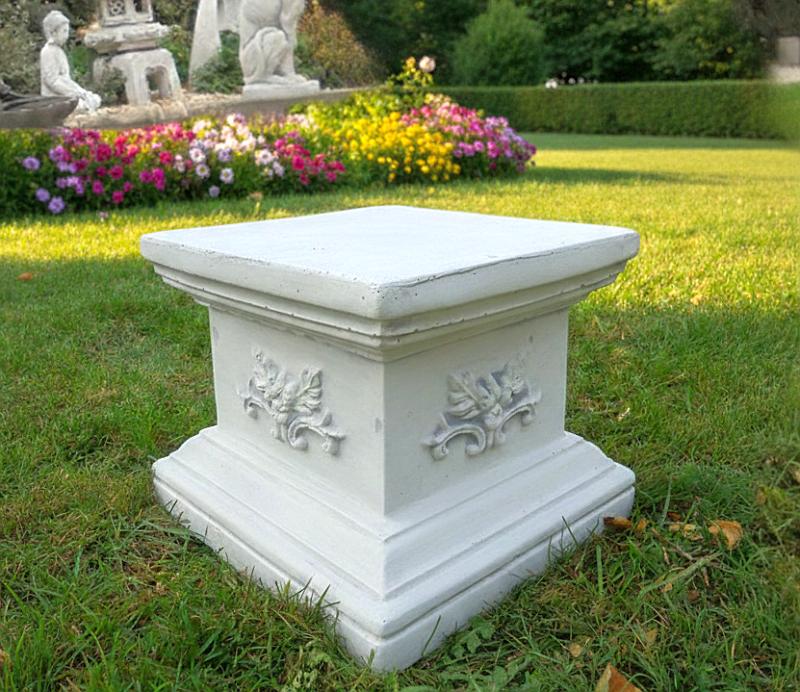 Quadratischer Sockel für Figuren und Blumen Pflanz Kübel