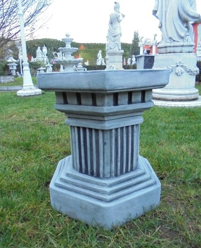 Sechs-eck Steinsockel für Gartenfiguren