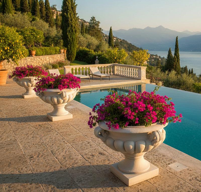 Klassischer Blumen Pflanzkübel frostfest