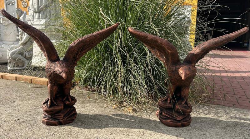 Massive Adler Steinfigur in Kupferoptik Seeadler Steinadler für Garten und Terrasse