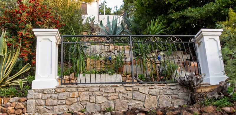 Gartenzaum Betonpfeiler