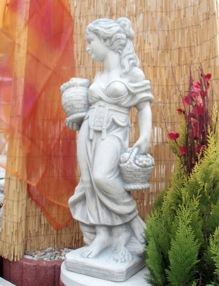 Steinfigur Blumenmädchen