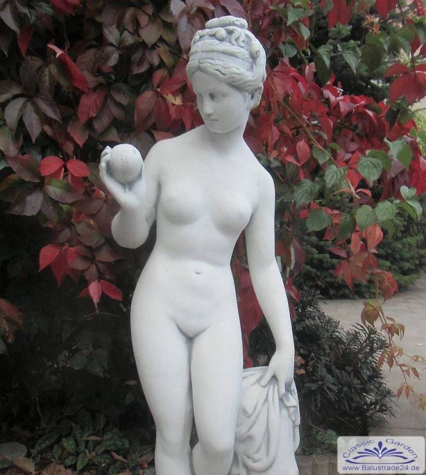 Eva Gartenfigur mit Apfel
