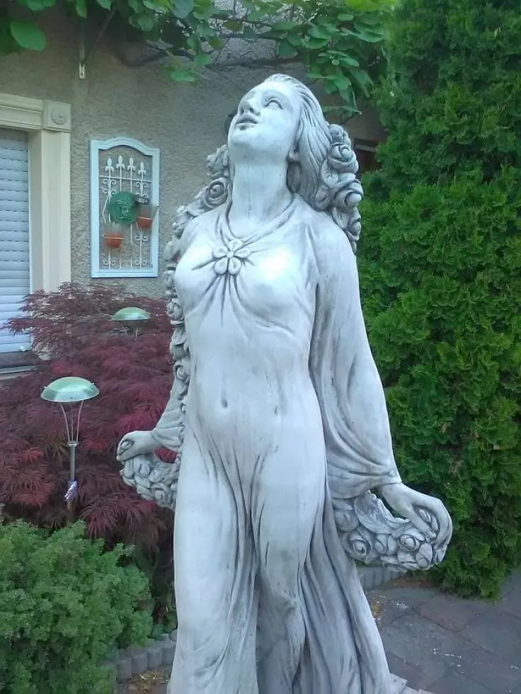 Gartenskulptur Figur Desiree