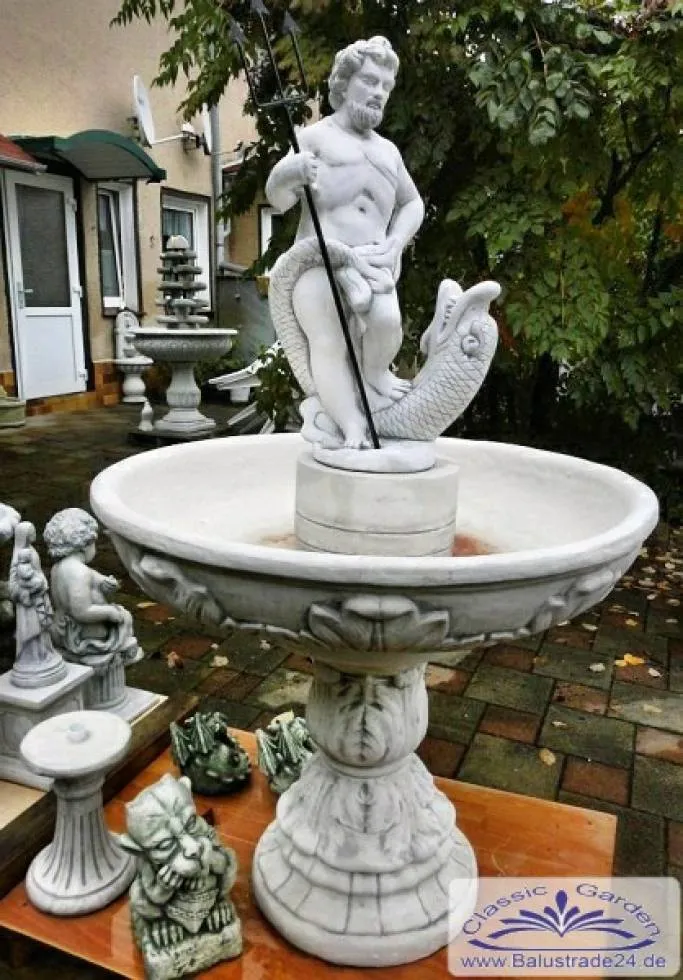 Springbrunnen mit Neptun Figur