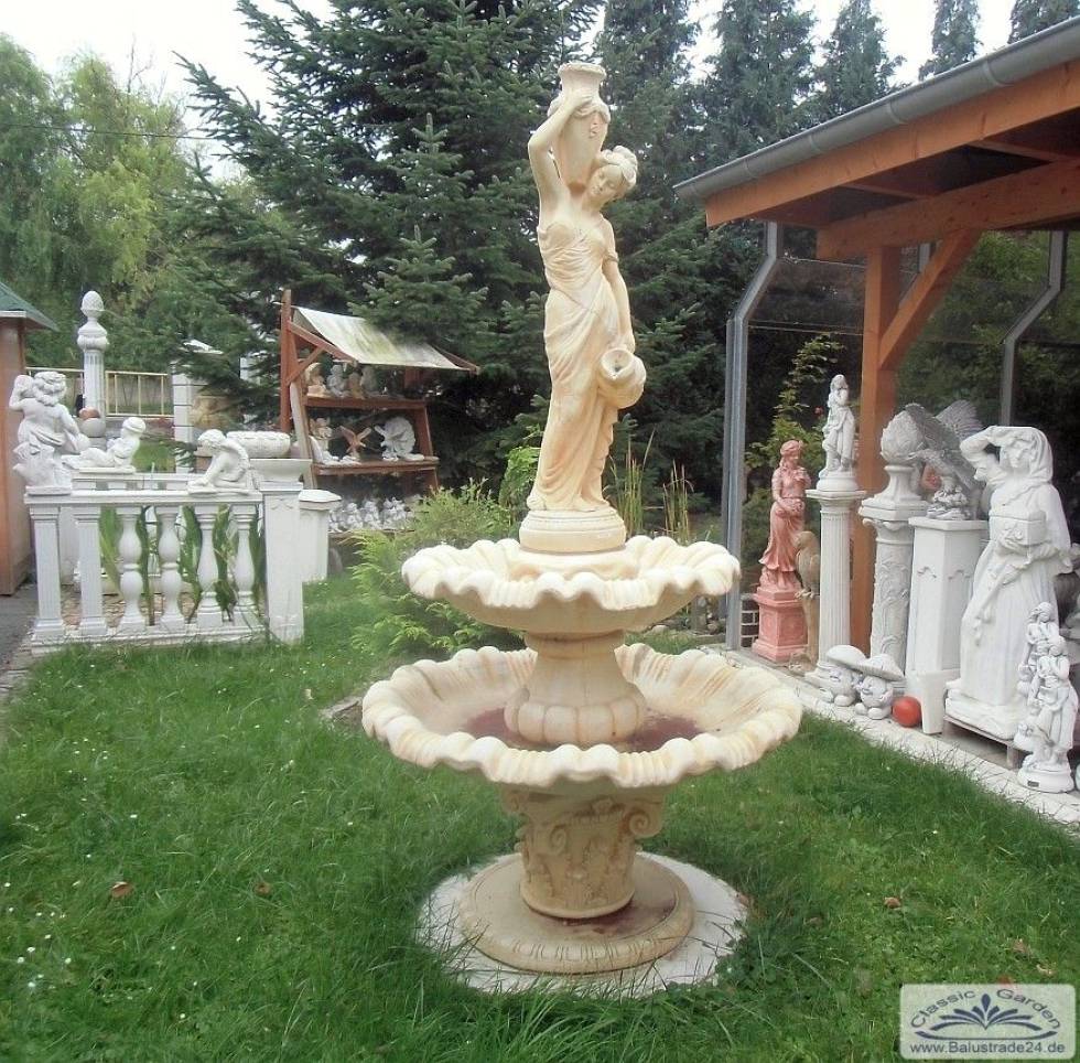 kaskadenbrunnen mit Figur wasserträgerin