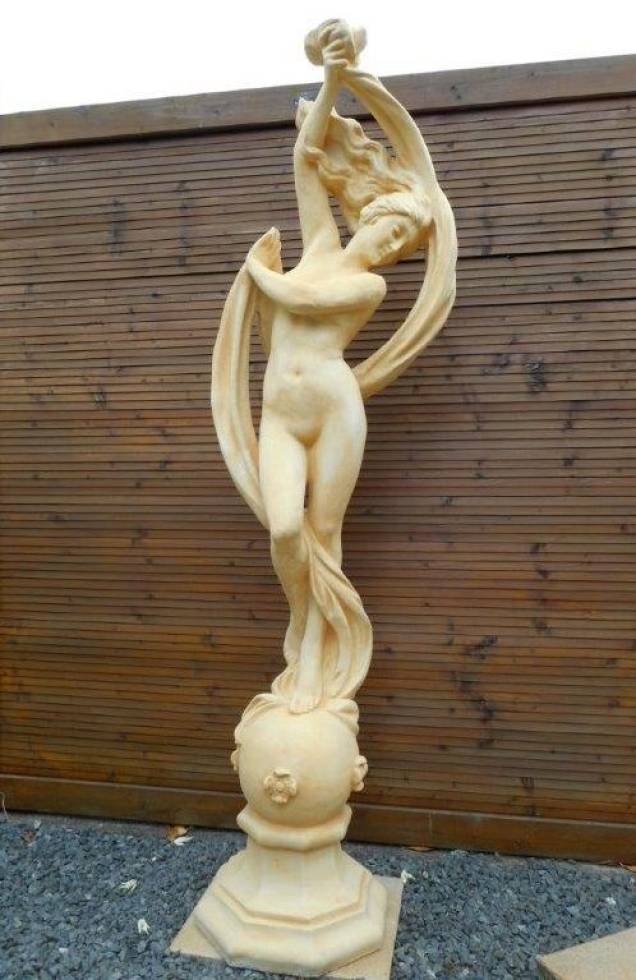 Garten Skulptur Frau Schleiertanz