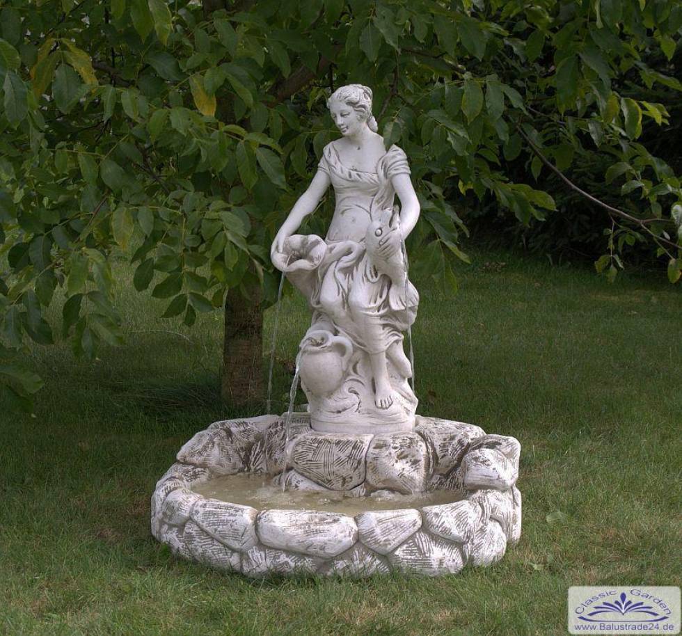Gartenbrunnen mit Steinbecken als Wandbrunnen
