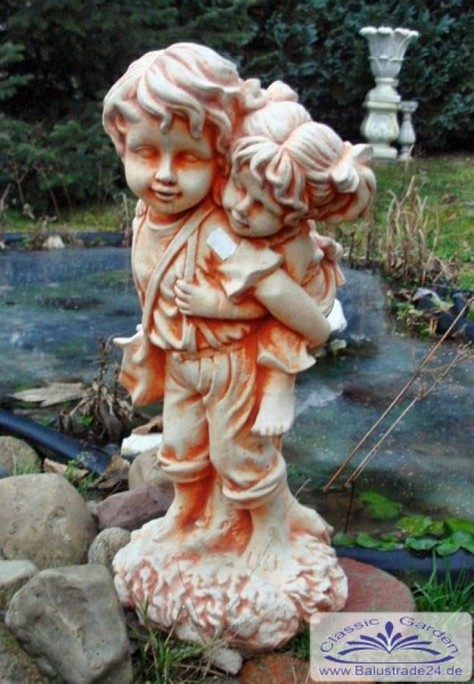 Gartenfigur Huckepack lustige Kinderfigur Gartendeko Junge mit Mädchen Beton Steinguss 50cm