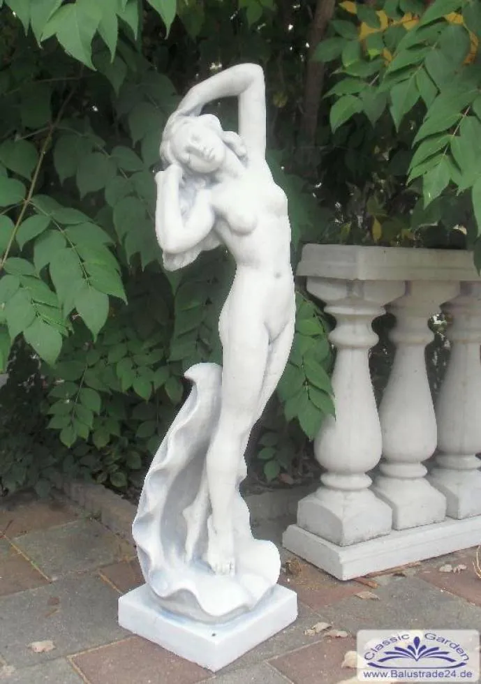 gartenfigur Frau in Muschelschale