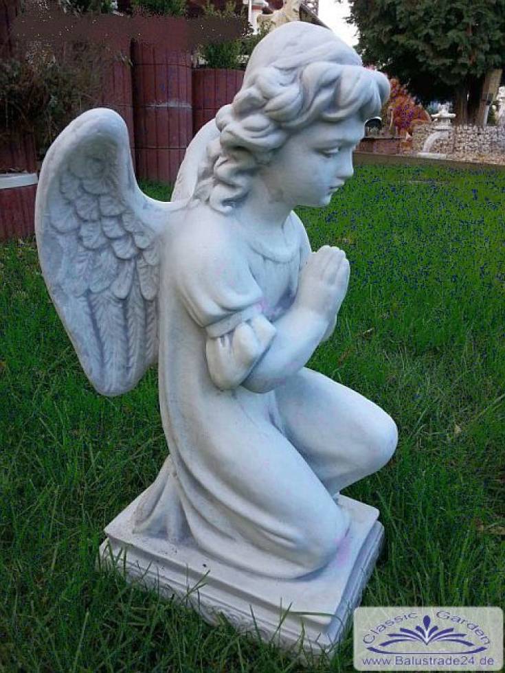 betende engelfigur friedhof