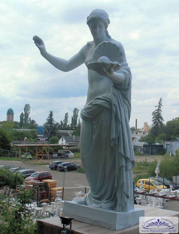 XXL Venus Figur mit Muschel in der Hand