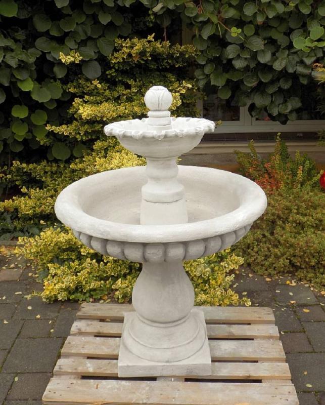 Gartenbrunnen mit 2 Wasserschalen und Kugel aus Weißbeton