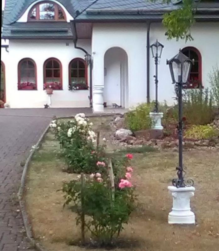 Kapitell Sockel für Gartenfigur Pflanzgefäße Postament Beton Steinguss 44cm 62kg