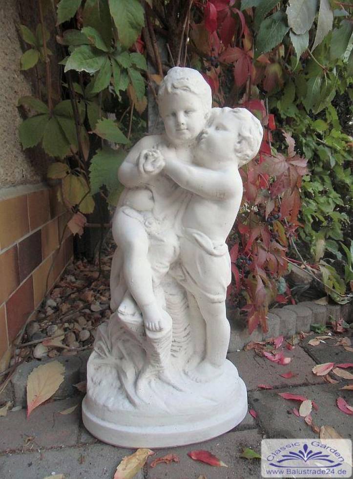 Gartdendeko Steinfigur mit Mädchen und Junge