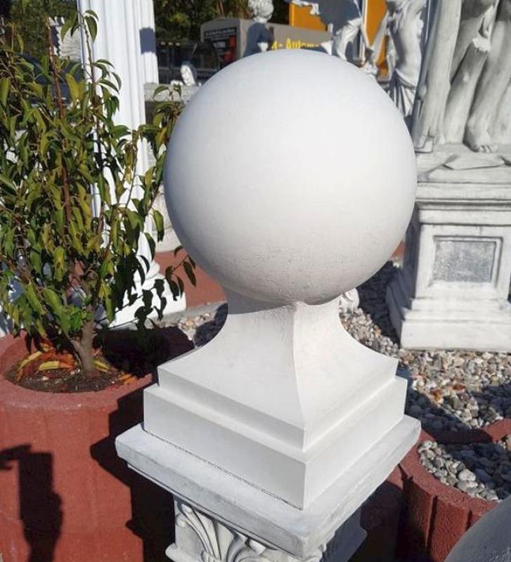 Betonkugel auf Sockel Pfeilerschmuck aus Beton Steinguss 50cm