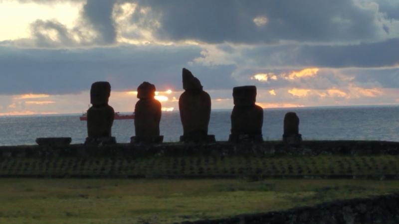 moai steinfiguren