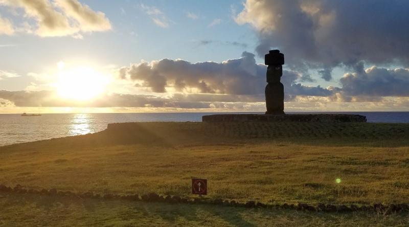 moai figuren auf der osterinsel