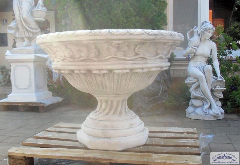 Blumenkübel XXL groß aus Weißbeton Steinguss