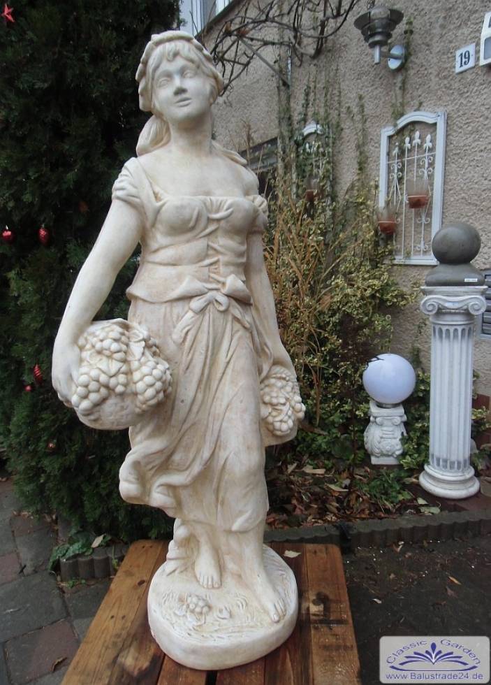 Skulptur Frau bei der Weinlese