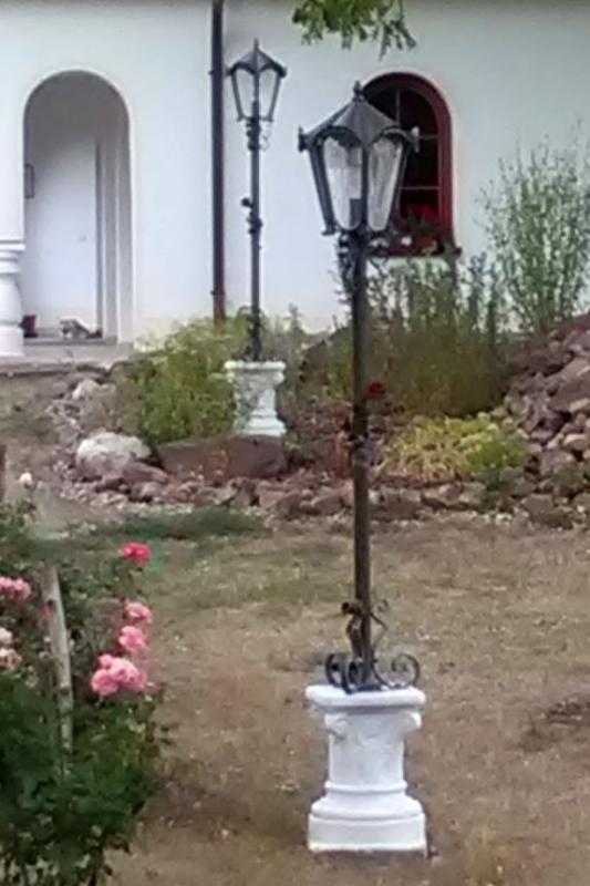 Kapitell Sockel für Gartenfigur Pflanzgefäße Postament Beton Steinguss 44cm 62kg