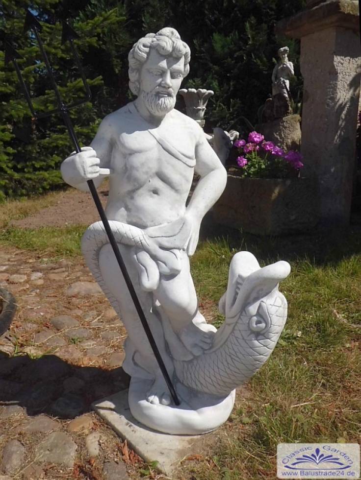 Skulptur Neptun mit Metall Speiß als gartengifur