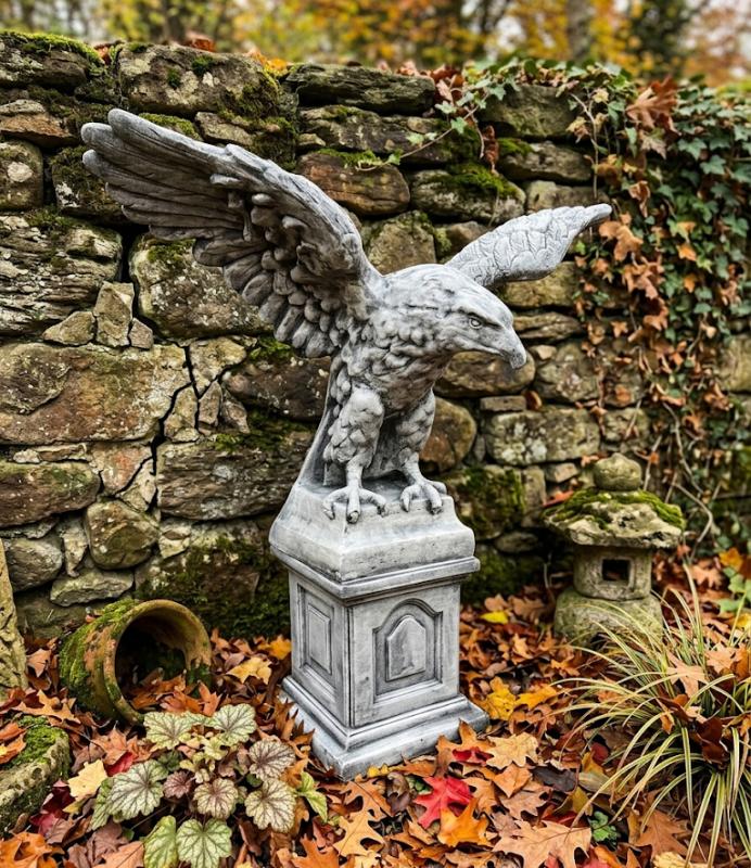Steinadler mit Sockel monumentale Gartendekofigur Adler Steinfigur 181cm
