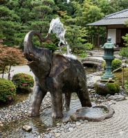 Baby-Elefant Bronzefigur Wasserspeiend 103cm