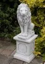 Löwen Skulptur als Gartenfigur